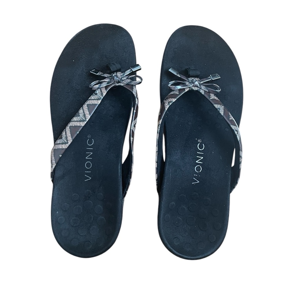 Vionic t-strap sandals size 7.5